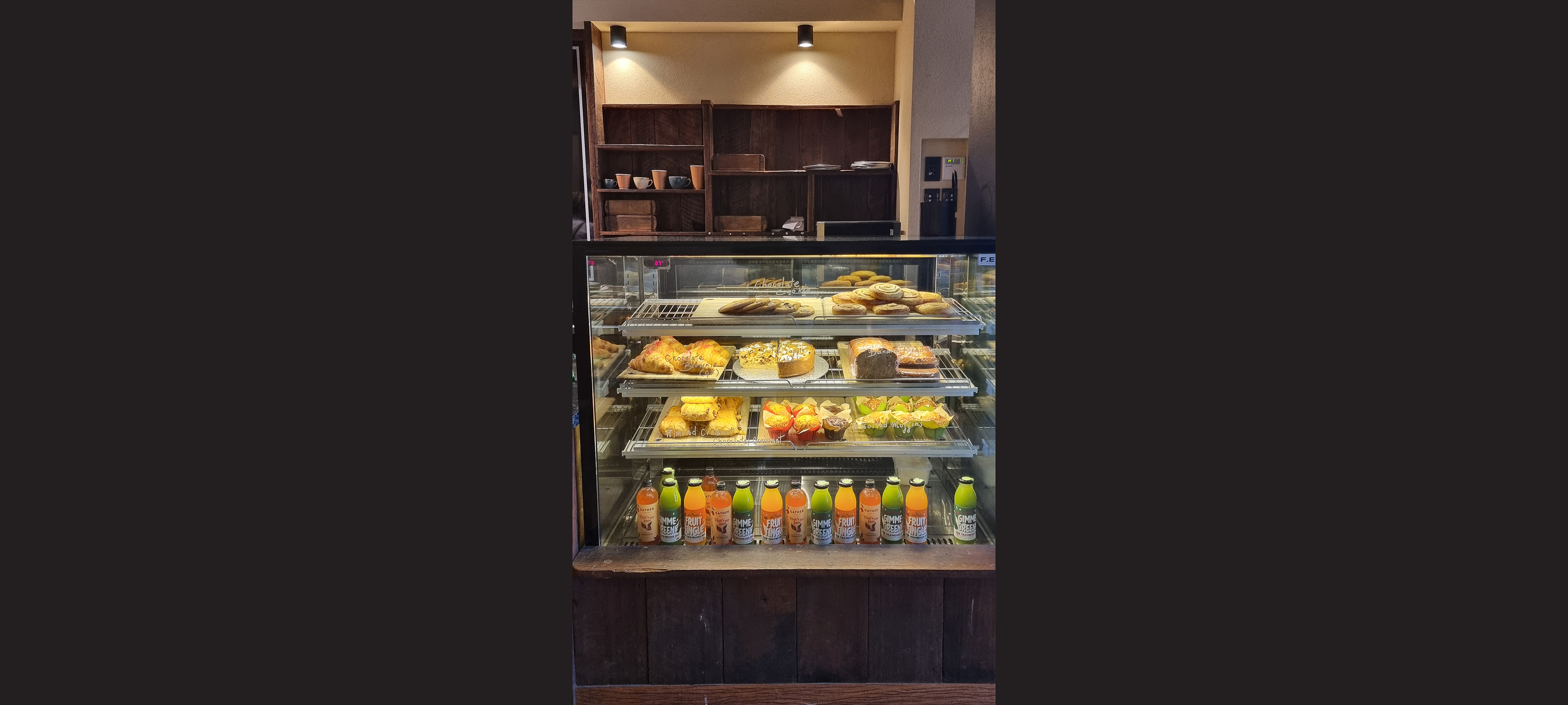 Dessert display